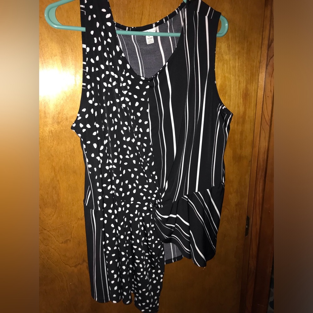 Cato Black & White Mixed Print Plus Size Peplum Sleeveless Top Size 18/20